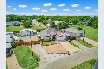 2807 Sky Harbour Drive, Granbury, TX 76049 - Photo 33