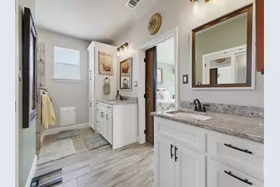 2807 Sky Harbour Drive, Granbury, TX 76049 - Photo 17