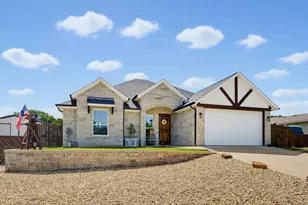 2807 Sky Harbour Dr, Granbury, TX 76049 - Photo 3