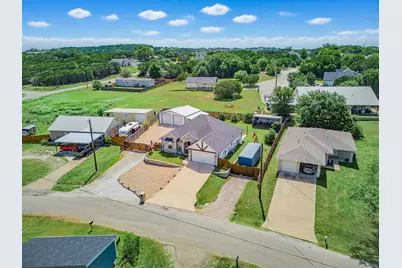 2807 Sky Harbour Drive, Granbury, TX 76049 - Photo 35