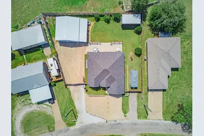 2807 Sky Harbour Drive, Granbury, TX 76049 - Photo 37