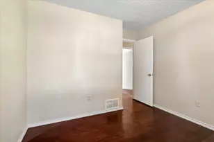 2250 Arbor Creek Dr, Carrollton, TX 75010 - Photo 21