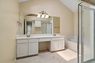 2250 Arbor Creek Dr, Carrollton, TX 75010 - Photo 15
