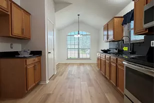 2648 Carmen Dr, Grand Prairie, TX 75052 - Photo 3