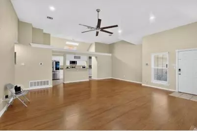1157 Meadow Park Lane, Grand Prairie, TX 75052 - Photo 9