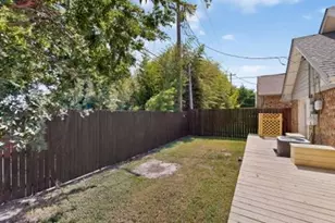 1157 Meadow Park Ln, Grand Prairie, TX 75052 - Photo 33