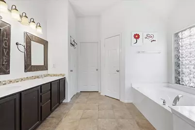 2808 N Camino Lagos, Grand Prairie, TX 75054 - Photo 23