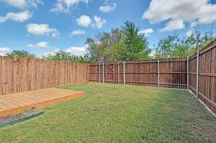 533 Hutchinson Ln, Lewisville, TX 75077 - Photo 3