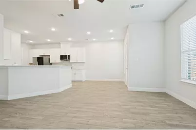 533 Hutchinson Lane, Lewisville, TX 75077 - Photo 7