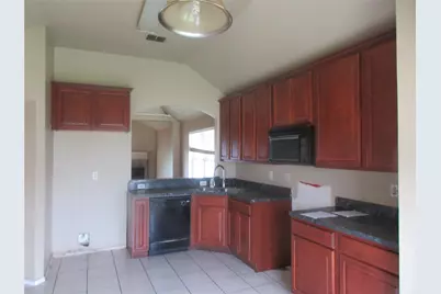 1100 Manhassett Court, Fort Worth, TX 76140 - Photo 5