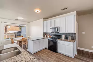 1464 Summerhill Dr, Carrollton, TX 75007 - Photo 5