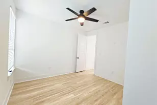 206 S Village Way, Lewisville, TX 75057 - Photo 9