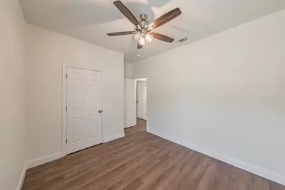 100 Round Hill Way, Runaway Bay, TX 76426 - Photo 27