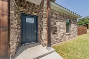 100 Round Hill Way, Runaway Bay, TX 76426 - Photo 3