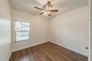 100 Round Hill Way, Runaway Bay, TX 76426 - Photo 29