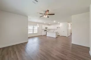 100 Round Hill Way, Runaway Bay, TX 76426 - Photo 19