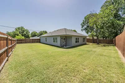 100 Round Hill Way, Runaway Bay, TX 76426 - Photo 7