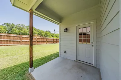 100 Round Hill Way, Runaway Bay, TX 76426 - Photo 5