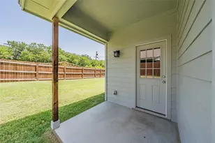 100 Round Hill Way, Runaway Bay, TX 76426 - Photo 5