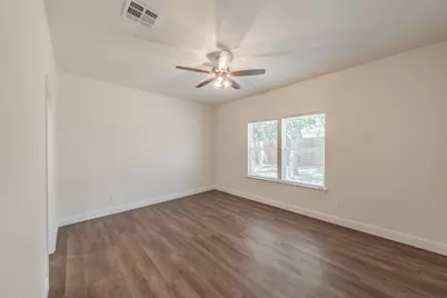 100 Round Hill Way, Runaway Bay, TX 76426 - Photo 33