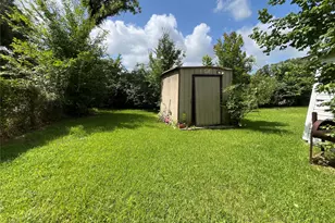 908 Birch St, Palestine, TX 75801 - Photo 3