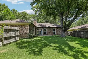 1600 S Timber Ct, Benbrook, TX 76126 - Photo 25
