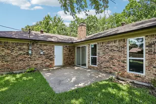 1600 S Timber Ct, Benbrook, TX 76126 - Photo 23