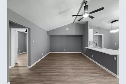 674 W Warrior Trail, Grand Prairie, TX 75052 - Photo 3
