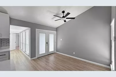 674 W Warrior Trail, Grand Prairie, TX 75052 - Photo 5