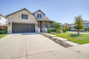 2009 Roundtree Cir E, Fort Worth, TX 76008 - Photo 5