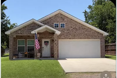 207 N Hubbard Street, Alvord, TX 76225 - Photo 1