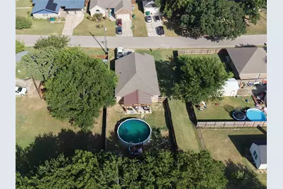 207 N Hubbard Street, Alvord, TX 76225 - Photo 3