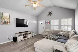 207 N Hubbard St, Alvord, TX 76225 - Photo 13