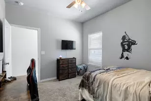 207 N Hubbard St, Alvord, TX 76225 - Photo 5