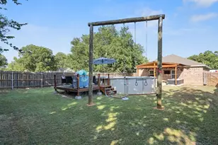 207 N Hubbard St, Alvord, TX 76225 - Photo 25