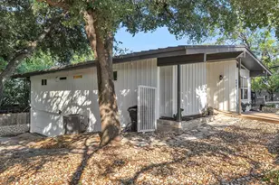 4901 Fairway Ct, De Cordova, TX 76049 - Photo 5