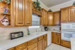 345 Huggins Dr, Springtown, TX 76082 - Photo 13