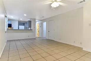 1026 W Coffin St, Denison, TX 75020 - Photo 3