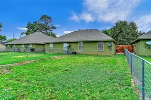 1026 W Coffin St, Denison, TX 75020 - Photo 23