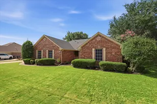 605 Maple Dr, Pilot Point, TX 76258 - Photo 5
