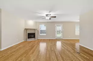 605 Maple Dr, Pilot Point, TX 76258 - Photo 9