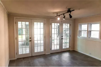 1325 Smilax Avenue, Fort Worth, TX 76111 - Photo 9