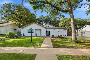 913 Harwood Terrace, Bedford, TX 76021 - Photo 3