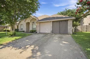 316 Willow Creek Ln, Glenn Heights, TX 75154 - Photo 5