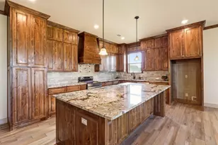 265 Delatorre St, Trenton, TX 75490 - Photo 5