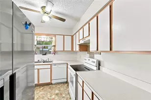 504 E Roosevelt Ave, Whitney, TX 76692 - Photo 9