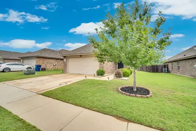 3308 Robin Road, Ennis, TX 75119 - Photo 3