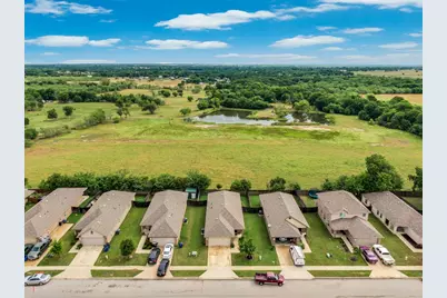 3308 Robin Road, Ennis, TX 75119 - Photo 13