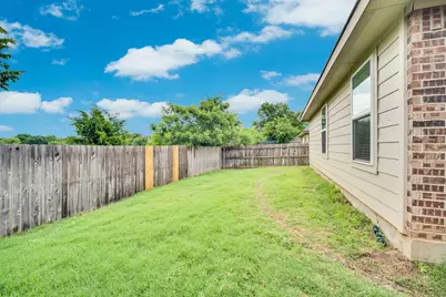 3308 Robin Road, Ennis, TX 75119 - Photo 5