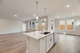 552 Marcus Ln, Crowley, TX 76036 - Photo 3